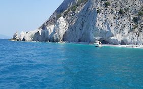 Villa Nikos Koukounaries